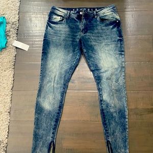 Like new 34x32 Youngla jean joggers